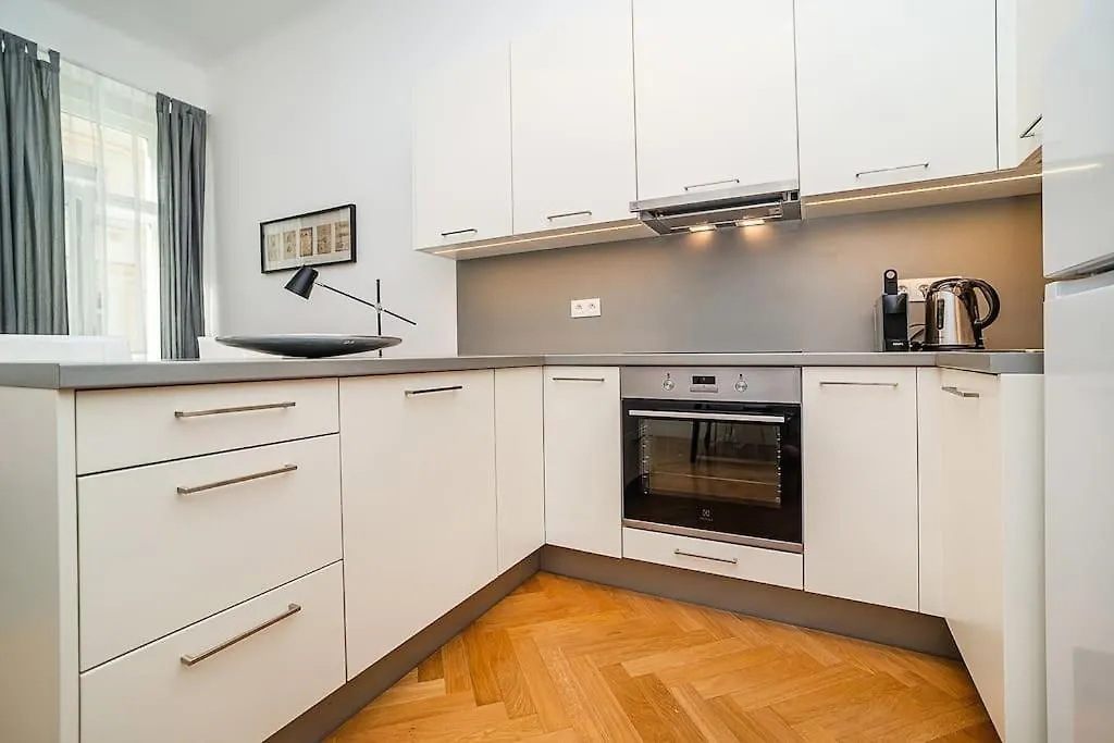 Appartement Incredibly Cozy And Spacious Apt Praag Tsjechië